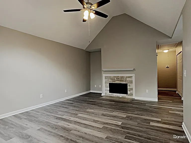 2600 Poplar Ln — Photo 5