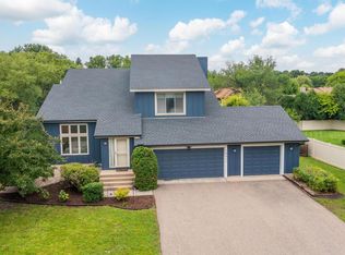 18511 Maple Leaf Dr, Eden Prairie, MN 55346