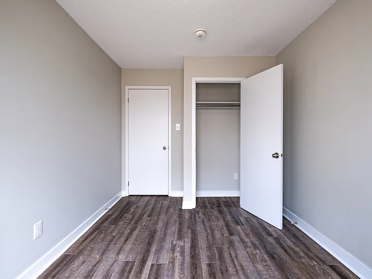 15 Millwood Cres — Photo 16