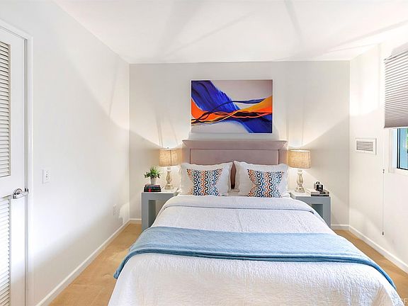 5th image of 403 Main St APT 412N
