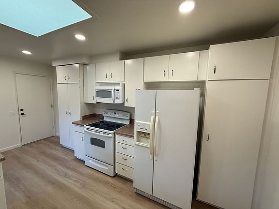 3rd image of 15115 Village 15