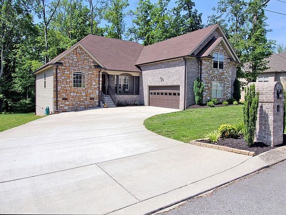 2nd image of 406 Artesa Dr