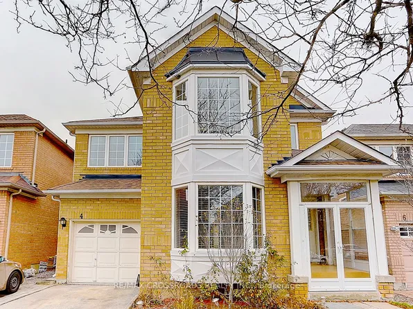 4 Lancelot Ln, Markham, ON L6C 2G4