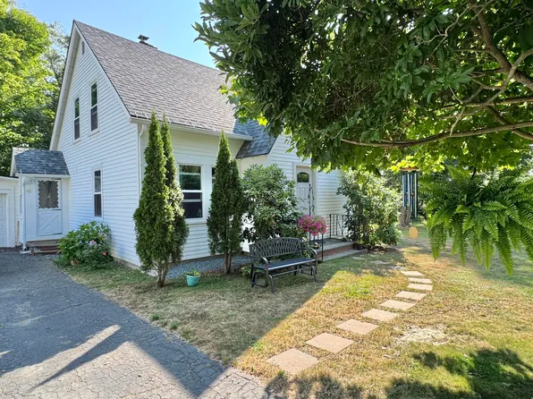 45 Pond Street, Bucksport, ME 04416