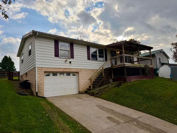 531 Johnson Ave, Belington, WV 26250