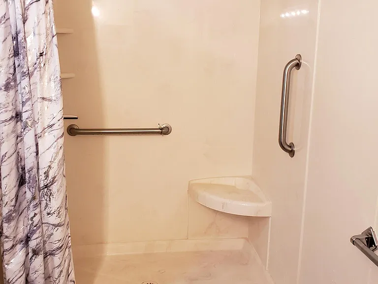 130 W Olive Dr — Photo 12