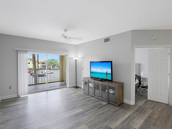 2nd image of 6330 Aragon Way APT 204