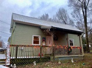 325 S West St, Hartsville, IN 47244