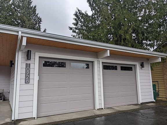 2nd image of 10928 NE 117th Pl