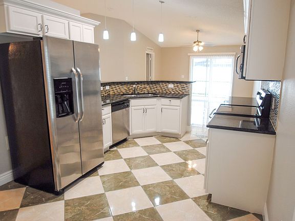 3rd image of 4730 Petal Pawpaw Ln