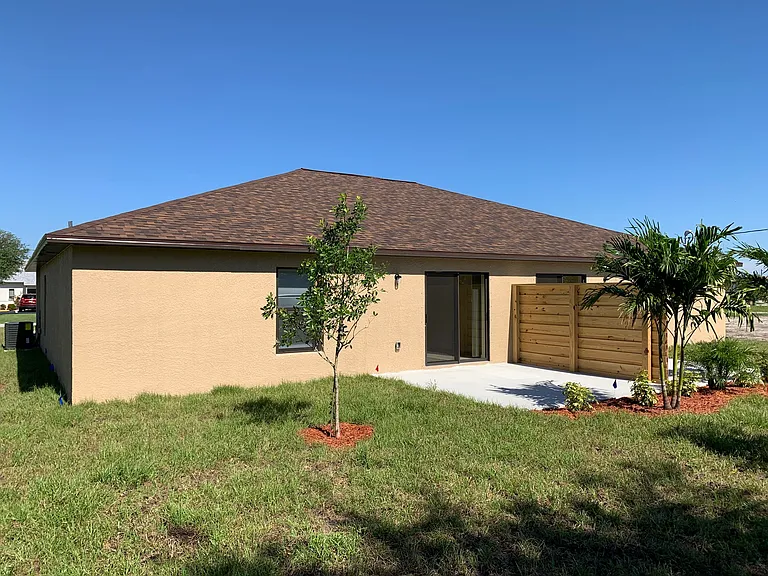 3827 SW 8th Ct — Photo 19
