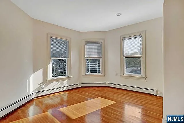 164 Orient Way — Photo 7