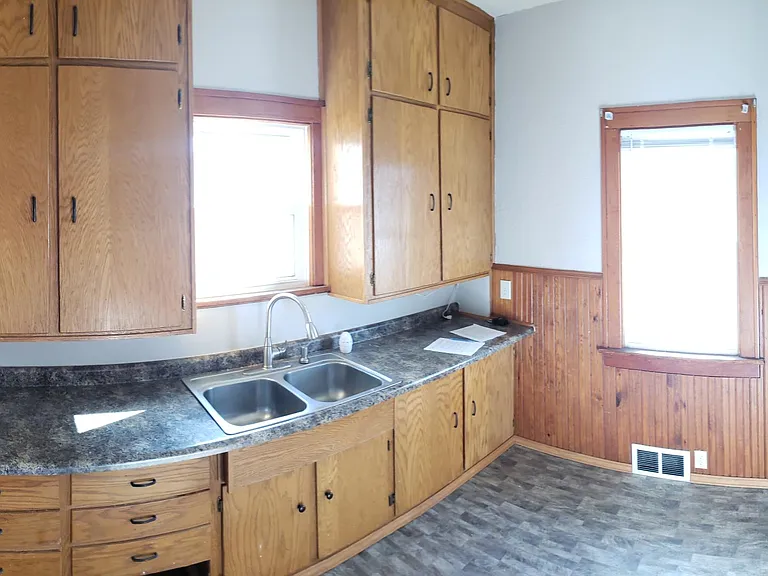 43 McKinley Pl N — Photo 12