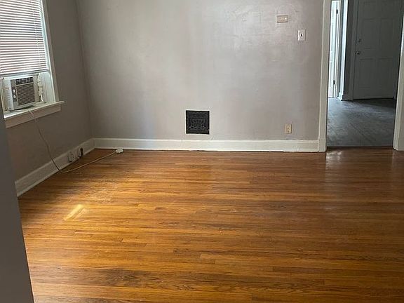 3rd image of 3702 S Broadway APT 1N
