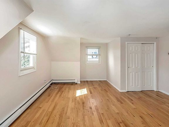4th image of 2237 Cypress St