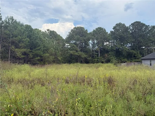 11 Summershade Ct, Fort Mitchell, AL 36856