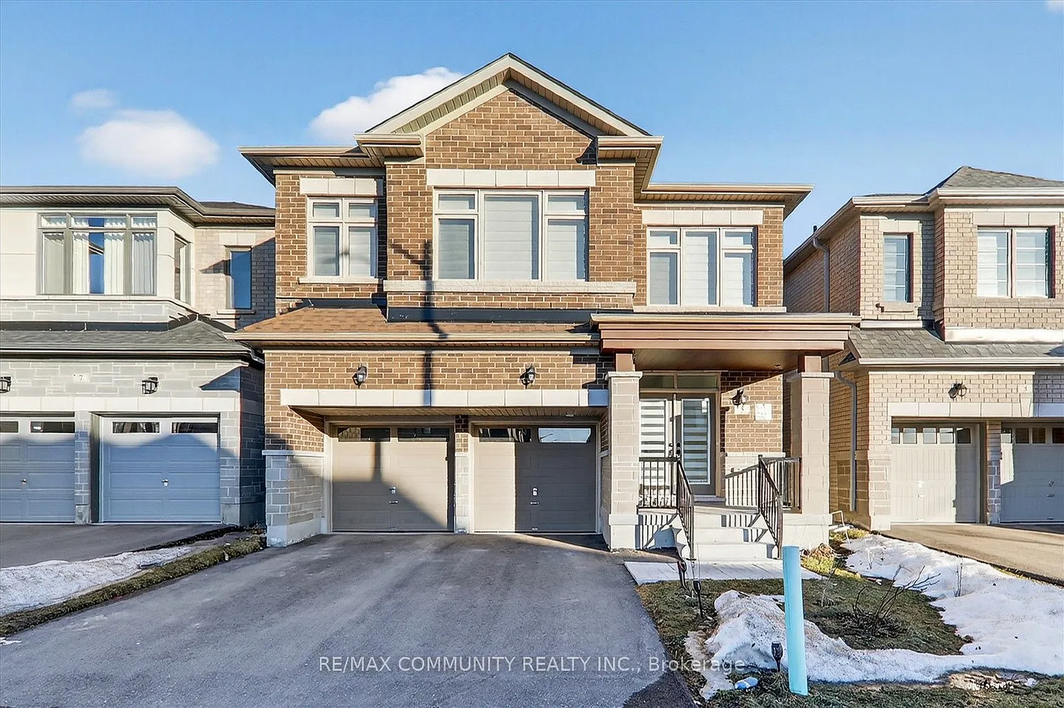 5 Thelma Dr photo 1