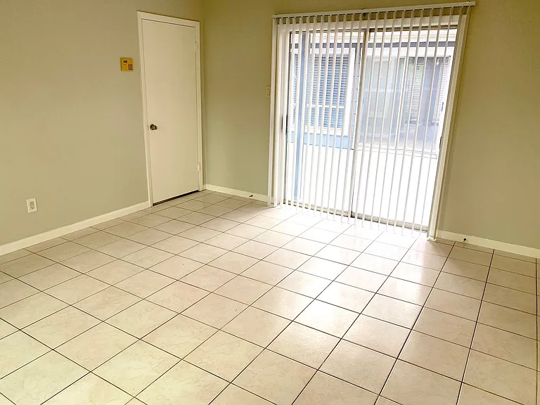 14934 Elmont Dr — Photo 16