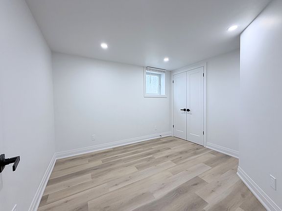 2nd image of 290 Upper Paradise Rd #2