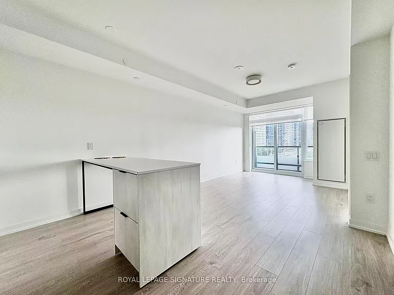 2485 Eglinton Ave W #618 — Photo 2