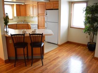 27 Dundee Dr APT 1, Minot Afb, ND 58704