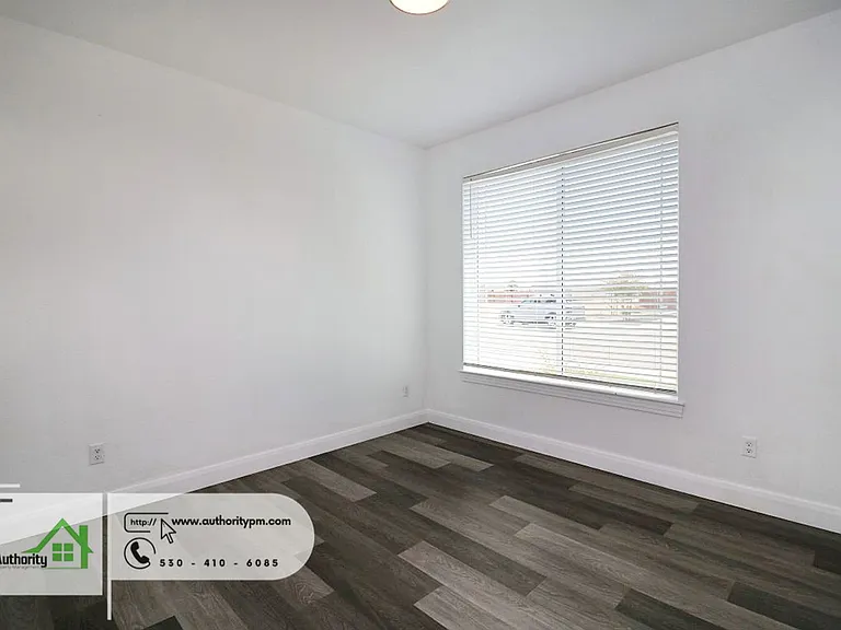 4768 Lower Springs Rd — Photo 30