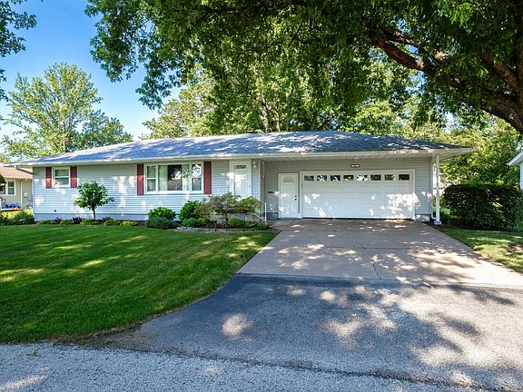 2nd image of 727 Hawthorne Ct