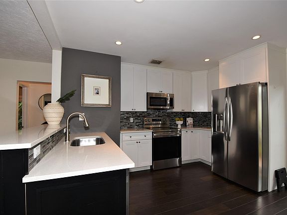 3rd image of 1706 NE 20th Street