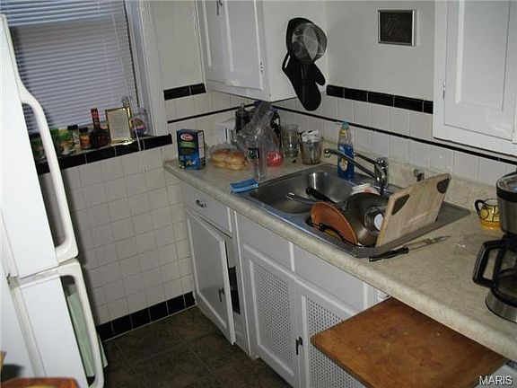 4th image of 6380-6382 Bancroft Ave