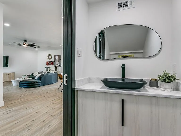4438 Bonham St — Photo 23