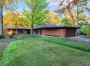 1099 Fisher Ln, Winnetka, IL 60093