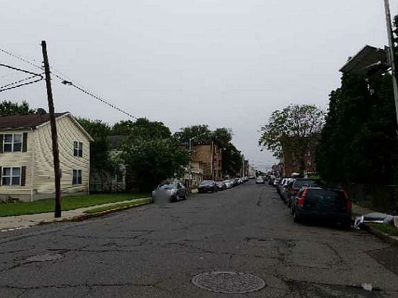 4th image of 81 N Day St #11