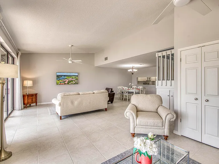 495 Prestwick Cir — Photo 18