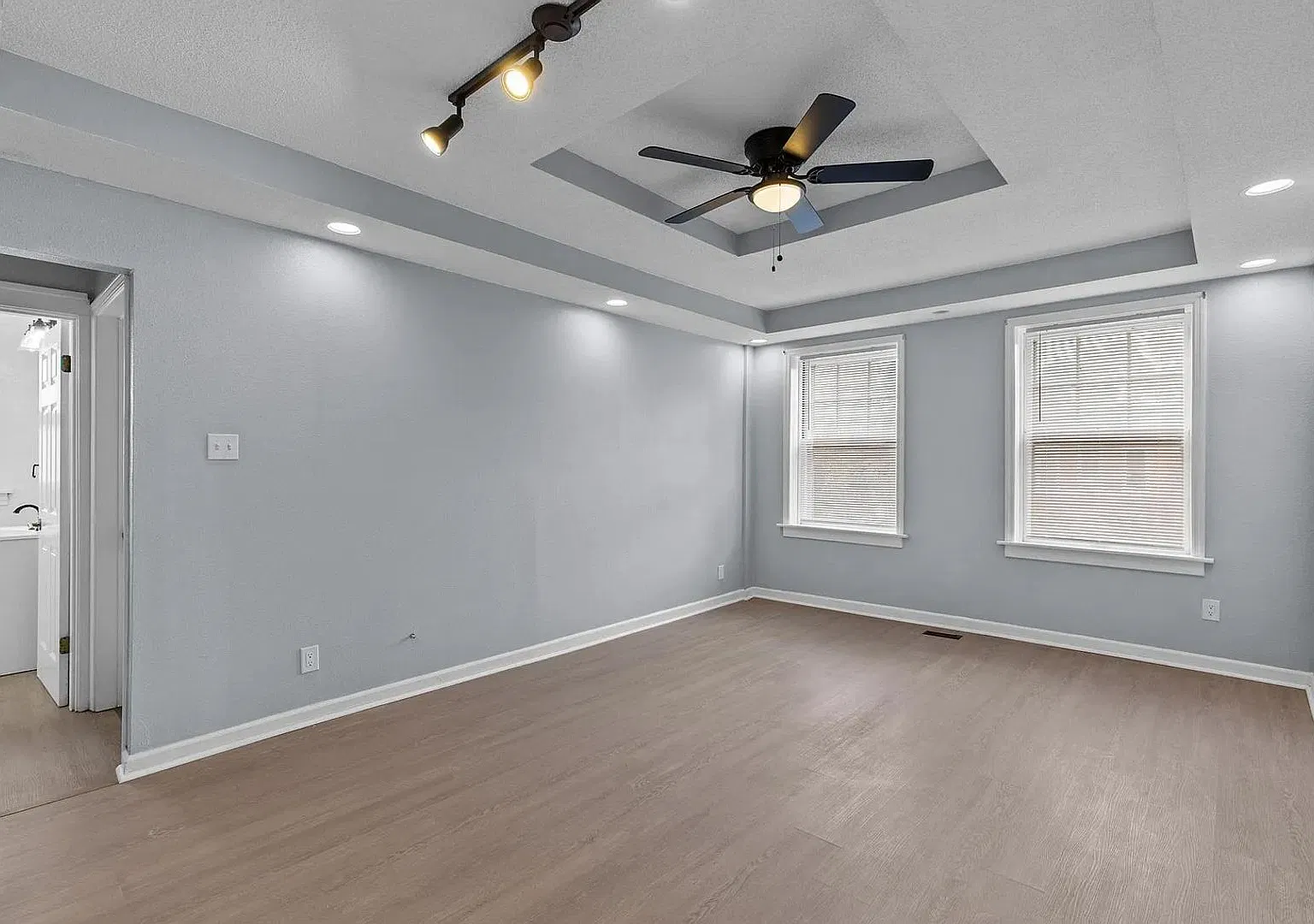 4068 Connecticut St — Photo 4