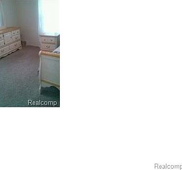 4th image of 23835 Tawas Ave