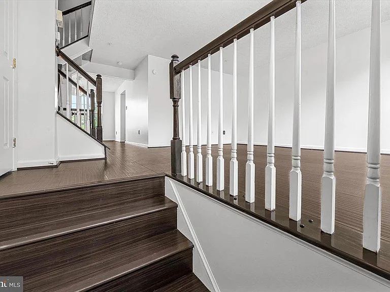 11304 Southlakes Dr — Photo 3