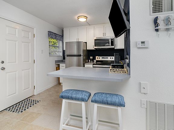 4th image of 211 Circle Dr APT 5A