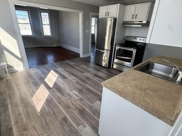 157 Merrimack St APT 2, Methuen, MA 01844
