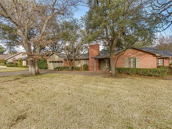2nd image of 3824 Winslow Dr