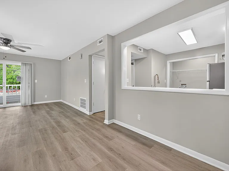 The Grove Apartments — Photo 34