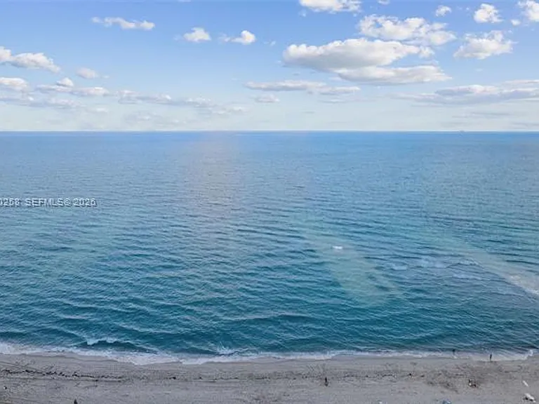 6899 Collins Avenue Cu #2208 — Photo 20