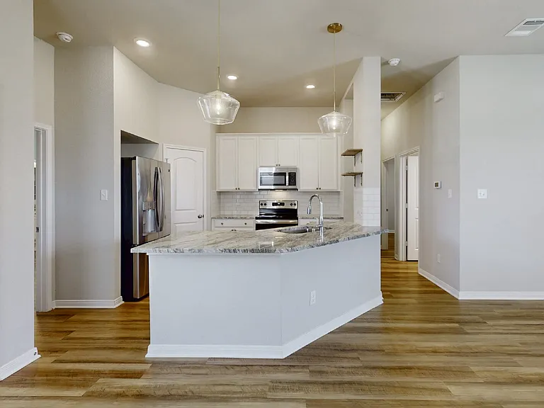 2030 Kathryn Dr — Photo 5