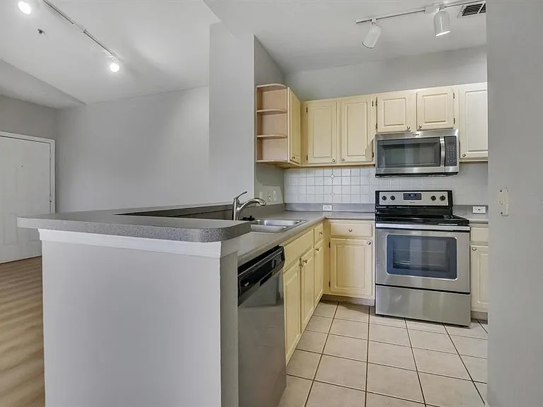 2705 Maitland Crossing Way #303 — Photo 7