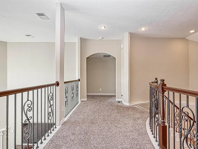 17827 Circular Quay Ln — Photo 34