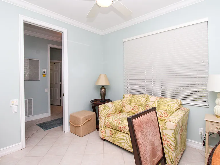 817 Carrick Bend Cir #101 — Photo 44