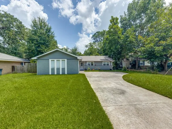 407 Lilly Blvd, Conroe, TX 77301