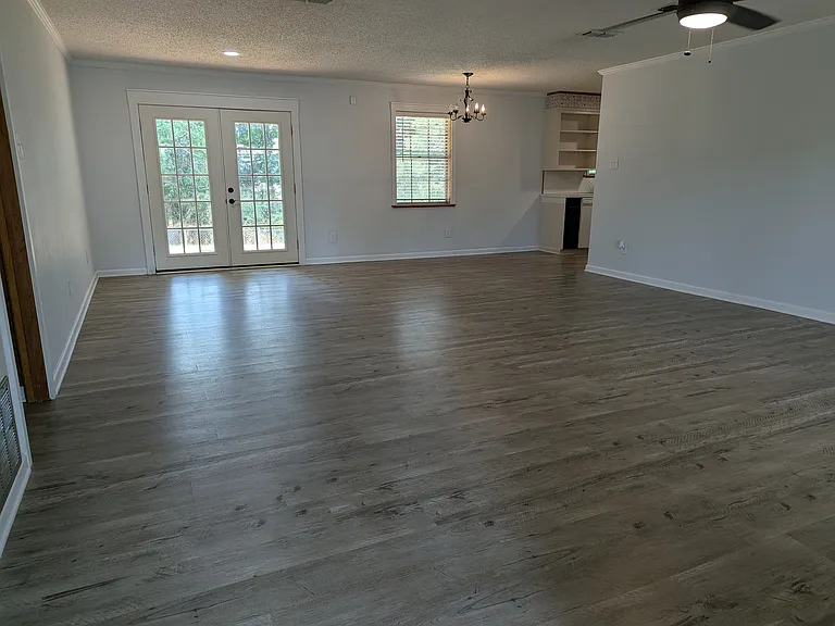 412 Woodyard Pl — Photo 2