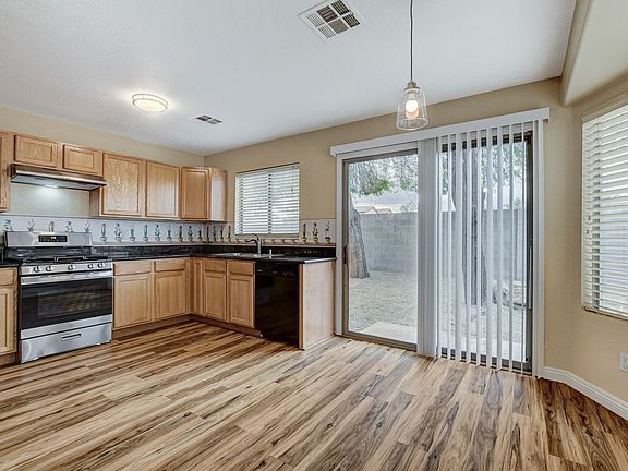 5th image of 7949 Long Beach St
