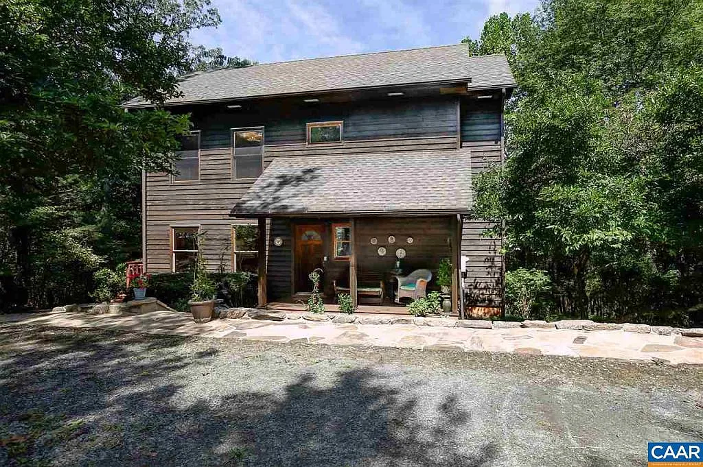 730 Spring Lake Dr photo 1