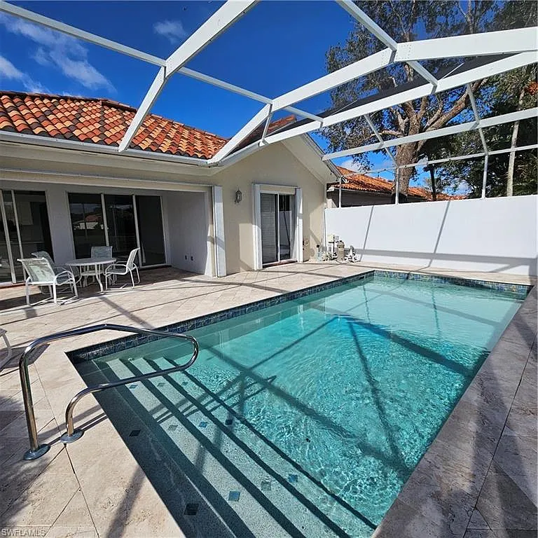 3 bed, 2.0 bath, 1983 sqft, $4,000 — Photo 2